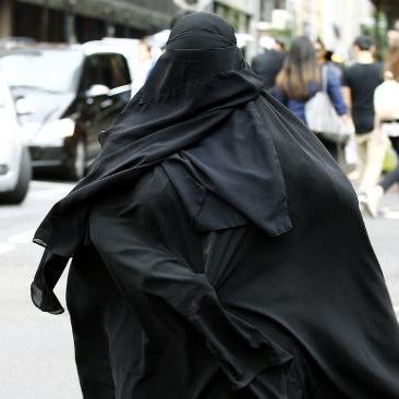 hiding-burka